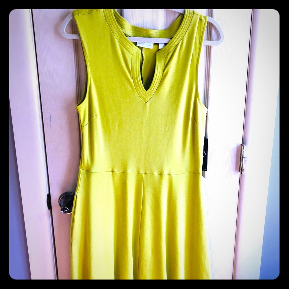 New York and co. Sleeveless green dress